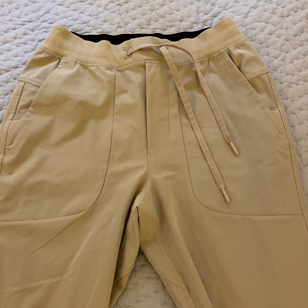 Lululemon ABC Jogger - size Medium Tall